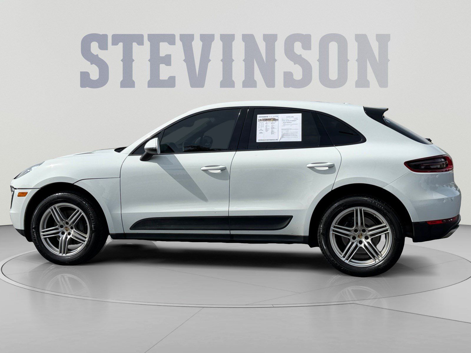 Used 2017 Porsche Macan AWD/4WD image 2
