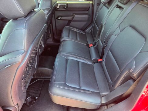 Certified 2025 Ford Bronco Badlands AWD/4WD image 11