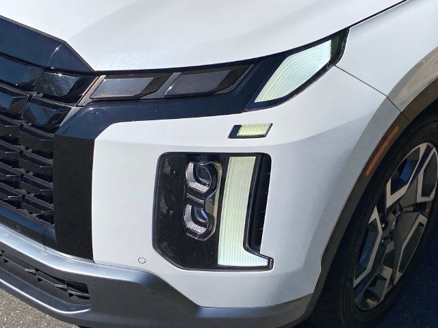 Used 2024 Hyundai Palisade Limited AWD/4WD image 3