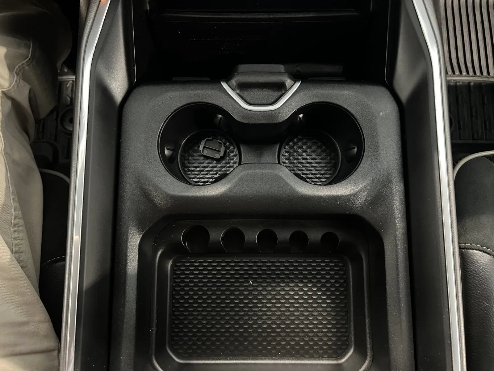 Used 2020 RAM 1500 Laramie AWD/4WD image 23