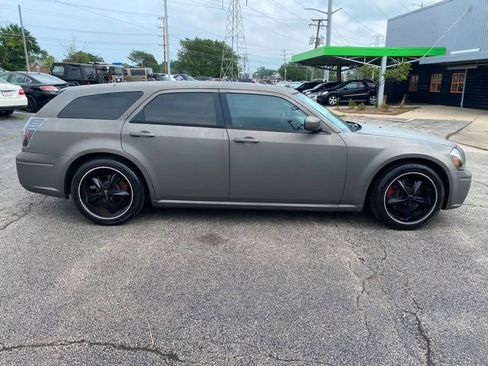 Used 2005 Dodge Magnum R/T w/ Convenience Group II RWD image 4