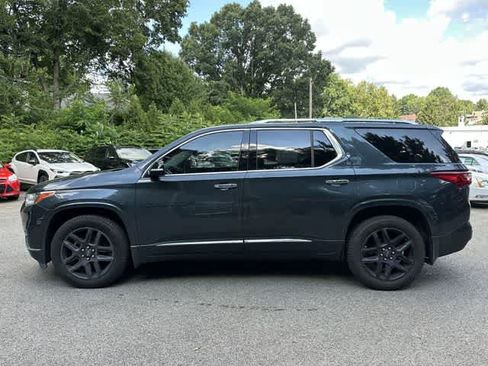 Used 2019 Chevrolet Traverse Premier w/ LPO, Blackout Package AWD/4WD image 2