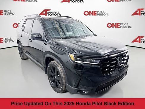Used 2025 Honda Pilot Black Edition image 1