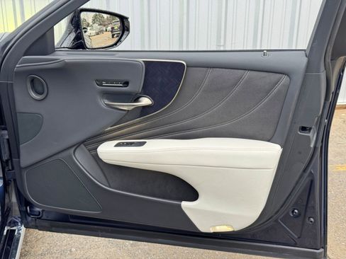 Used 2022 Lexus LS 500 image 46