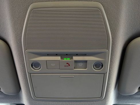 Used 2026 Nissan Kicks SR FWD image 17