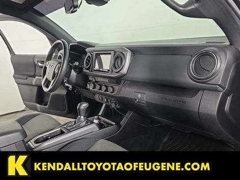 Used 2021 Toyota Tacoma TRD Off-Road AWD/4WD image 30