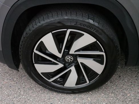 Certified 2024 Volkswagen Atlas SE image 15