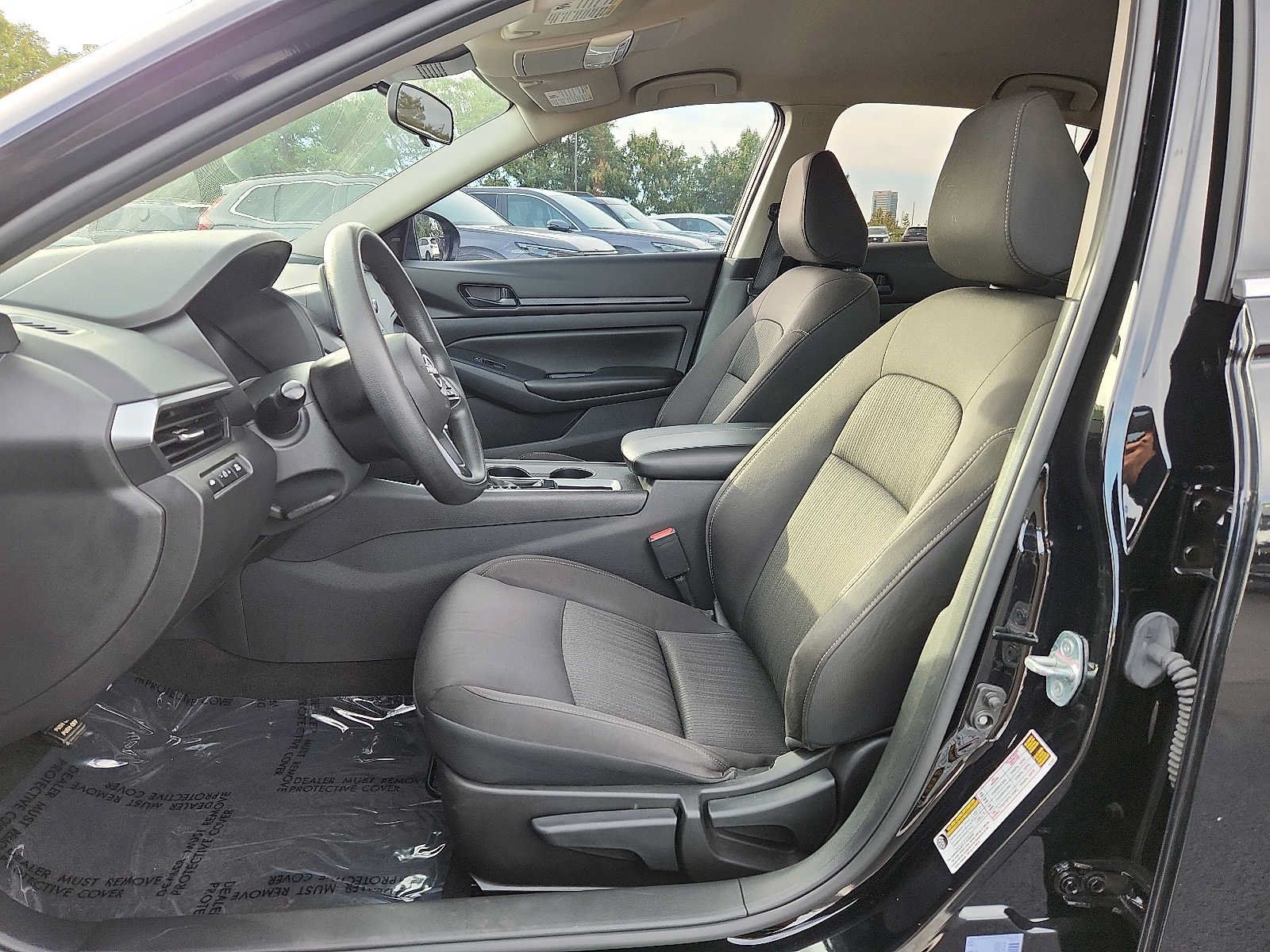 Used 2023 Nissan Altima 2.5 S FWD image 13