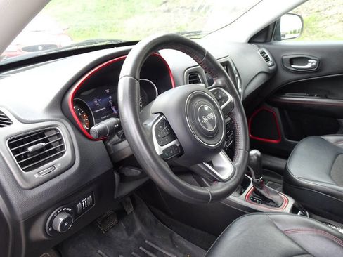 Used 2020 Jeep Compass Trailhawk AWD/4WD image 13