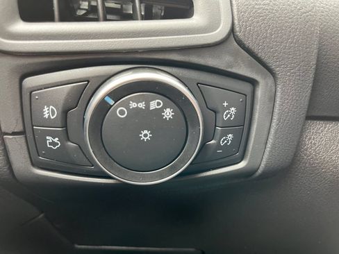 Used 2017 Ford Focus SE FWD image 17