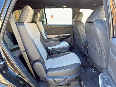 Used 2025 Lexus TX 500h AWD w/ Technology Package image 39