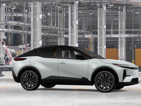 New 2026 Toyota C-HR AWD/4WD image 39
