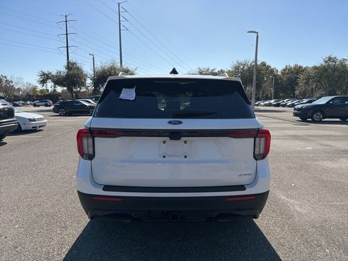 Used 2025 Ford Explorer ST-Line w/ ST-Line Street Pack image 4
