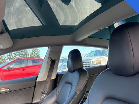 Used 2021 Tesla Model 3 Standard Range Plus image 11