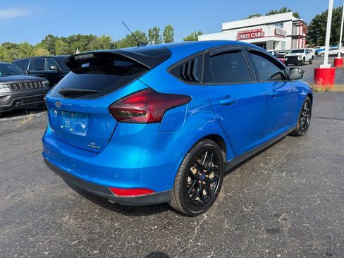 Used 2016 Ford Focus SE w/ Equipment Group 201A FWD image 5