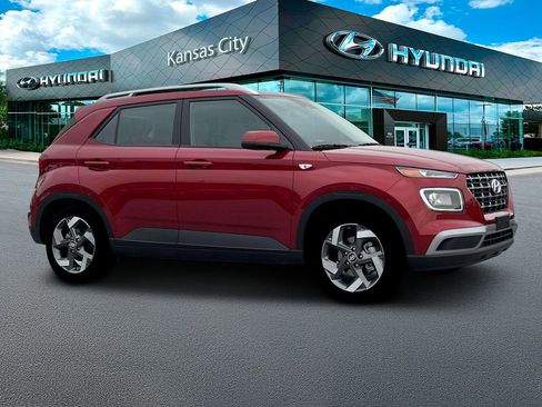 New 2025 Hyundai Venue SEL image 10