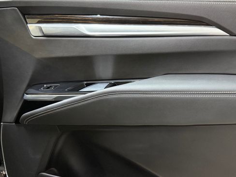 Certified 2025 Cadillac Escalade ESV Premium Luxury image 58