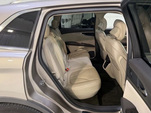 Used 2019 Lincoln Nautilus Reserve w/ Class II Trailer Tow Package image 13