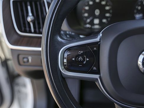 Used 2020 Volvo XC60 T5 Inscription w/ Protection Package Premier image 17