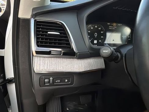 Used 2022 Volvo XC90 T8 Inscription w/ Advanced Package AWD/4WD image 40