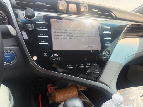 Used 2020 Toyota Camry XLE FWD image 9