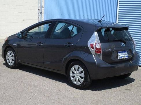 Used 2014 Toyota Prius C Two w/ Preferred Accessory Package FWD image 4