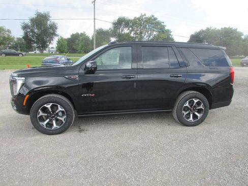 New 2026 GMC Yukon AT4 w/ AT4 Premium Plus Package AWD/4WD image 7