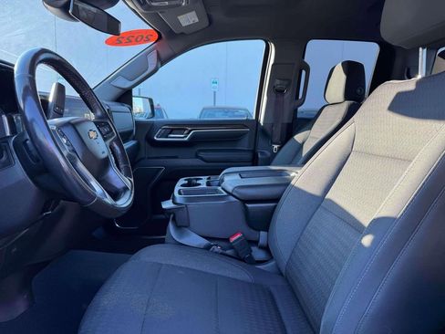 Used 2022 Chevrolet Silverado 1500 LT AWD/4WD image 12