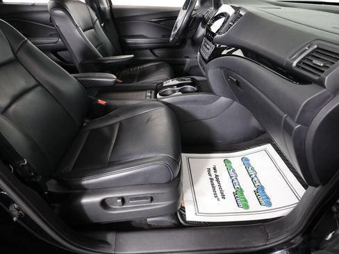 Used 2019 Honda Pilot Touring image 28