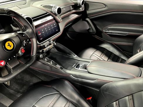 Used 2018 Ferrari GTC4Lusso AWD/4WD image 17