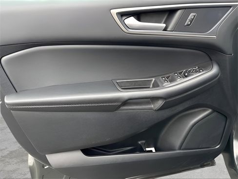 Used 2024 Ford Edge SEL image 23