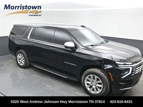Used 2025 Chevrolet Suburban Premier AWD/4WD image 1