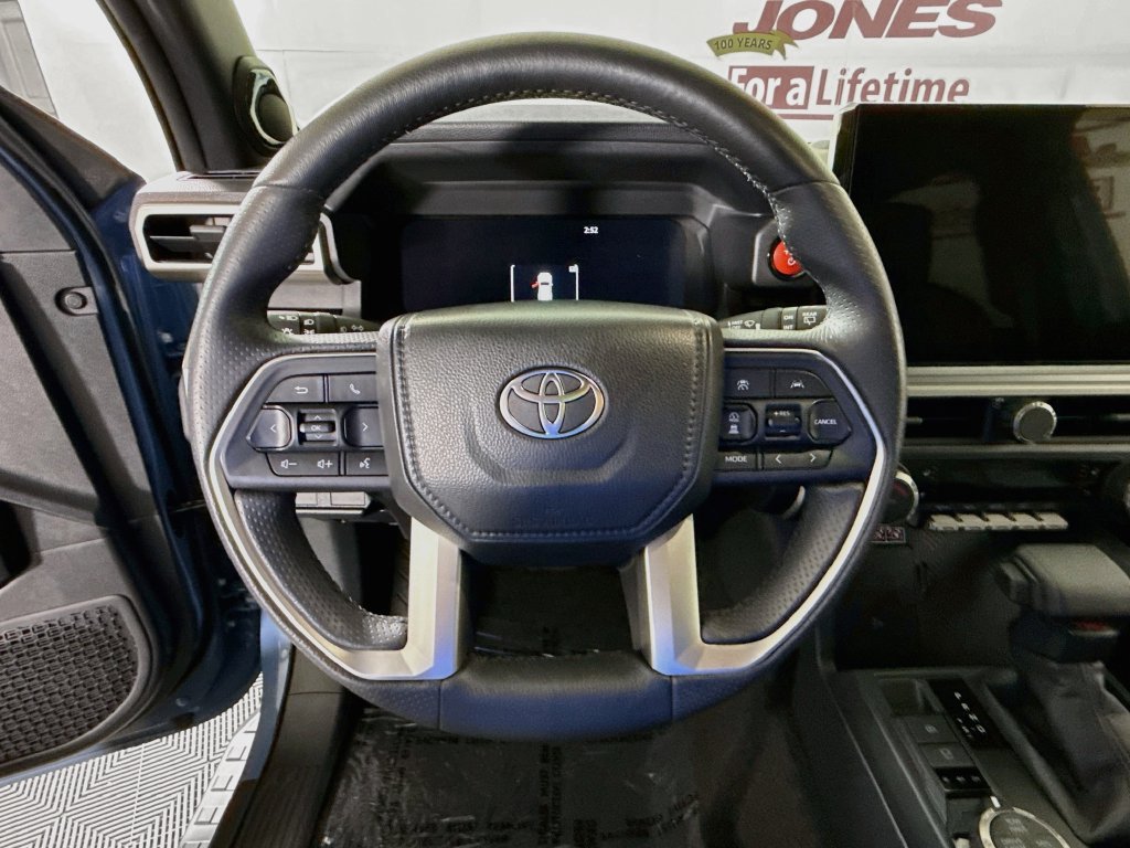 Certified 2025 Toyota 4Runner TRD Off-Road Premium AWD/4WD image 21