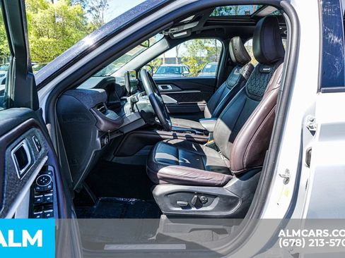 Used 2025 Ford Explorer Platinum w/ LUX Leather Package AWD/4WD image 18