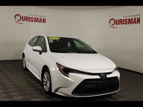 Used 2026 Toyota Corolla LE w/ LE Premium Package FWD image 12