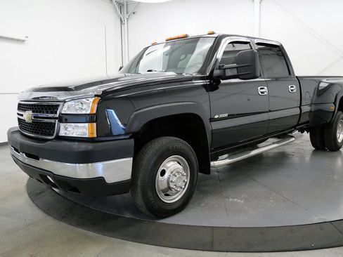 Used 2007 Chevrolet Silverado 3500 LT AWD/4WD image 3