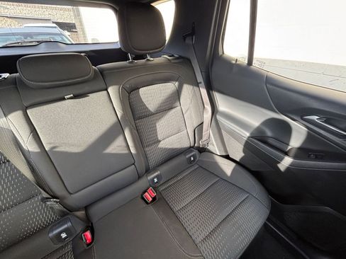 Used 2025 Chevrolet Equinox LT image 37