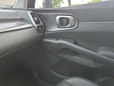 Used 2023 Kia Sorento EX AWD/4WD image 28
