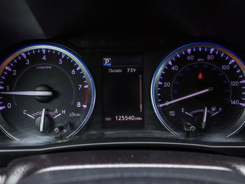 Used 2019 Toyota Highlander XLE AWD/4WD image 7