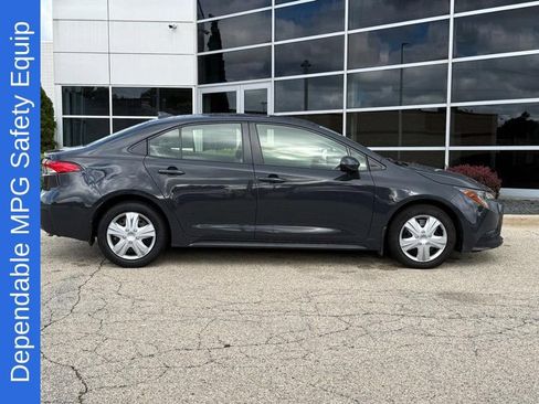 Used 2023 Toyota Corolla LE w/ LE Premium Package FWD image 2
