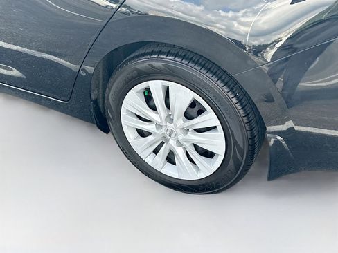 Used 2023 Nissan Sentra S image 37