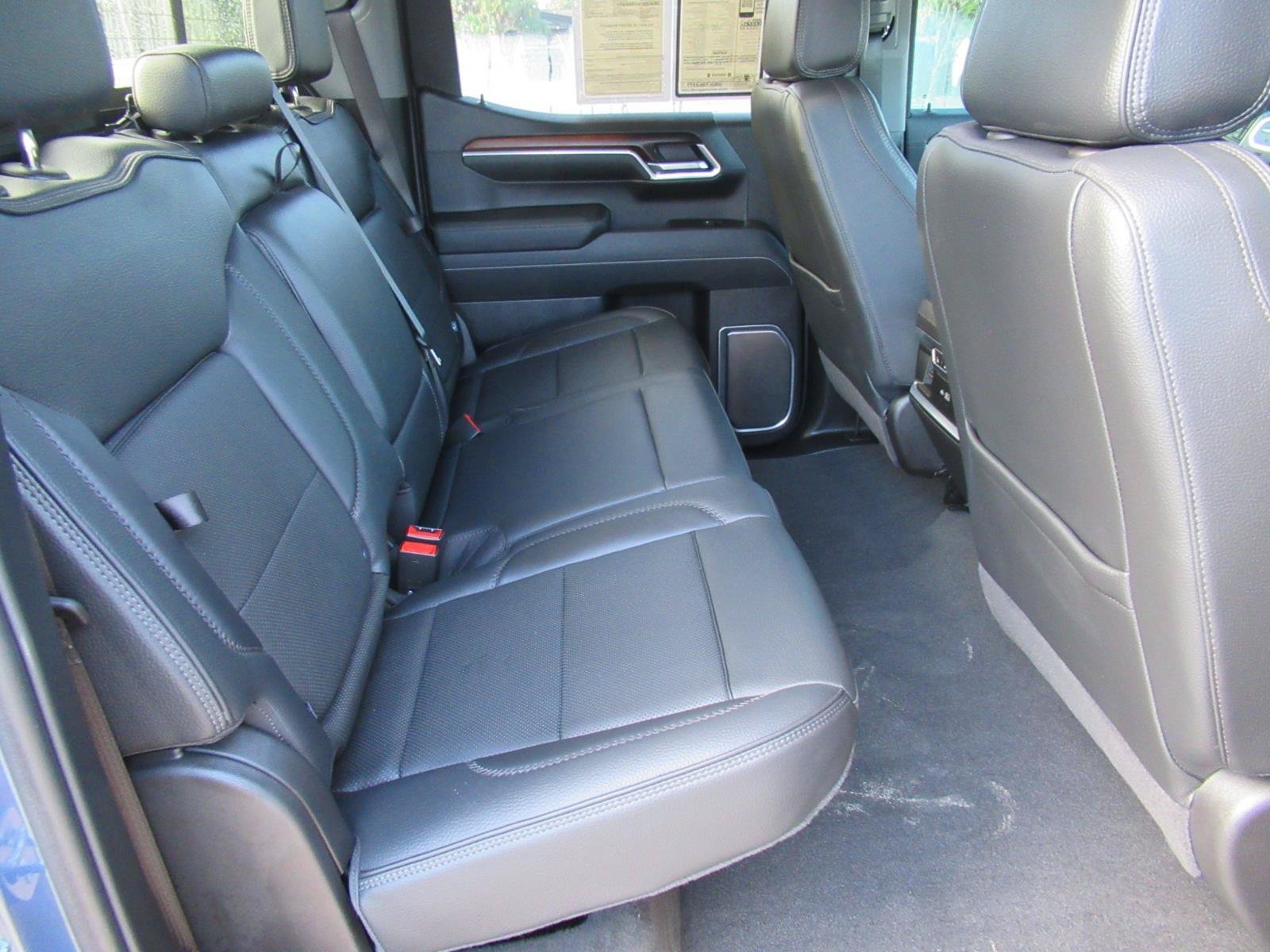 Used 2025 GMC Sierra 1500 Denali w/ Denali Reserve Package AWD/4WD image 39