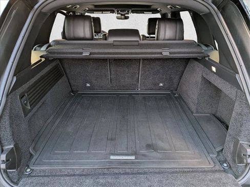 Used 2017 Land Rover Range Rover HSE image 15