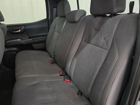 Used 2019 Toyota Tacoma TRD Off-Road image 28