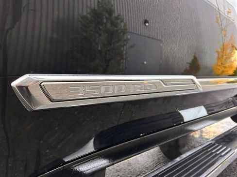 Used 2025 Chevrolet Silverado 3500 High Country w/ Technology Package image 11