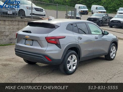 Used 2025 Chevrolet Trax LS w/ Driver Confidence Package FWD image 5