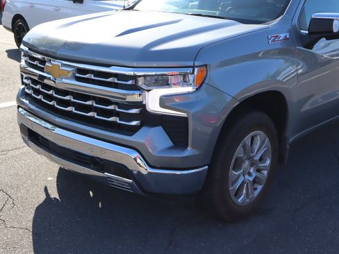 Used 2024 Chevrolet Silverado 1500 LTZ w/ Z71 Off-Road Package AWD/4WD image 6