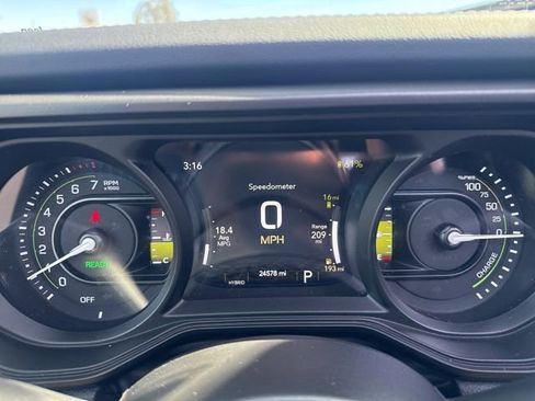 Used 2024 Jeep Wrangler High Altitude AWD/4WD image 16