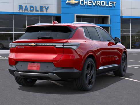 New 2025 Chevrolet Equinox EV LT w/ Convenience Package II image 28