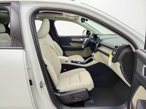 New 2026 Volvo XC40 B5 Plus w/ Protection Package Premier AWD/4WD image 18